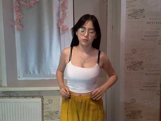 MyrleHenggeler live cam on BongaCams