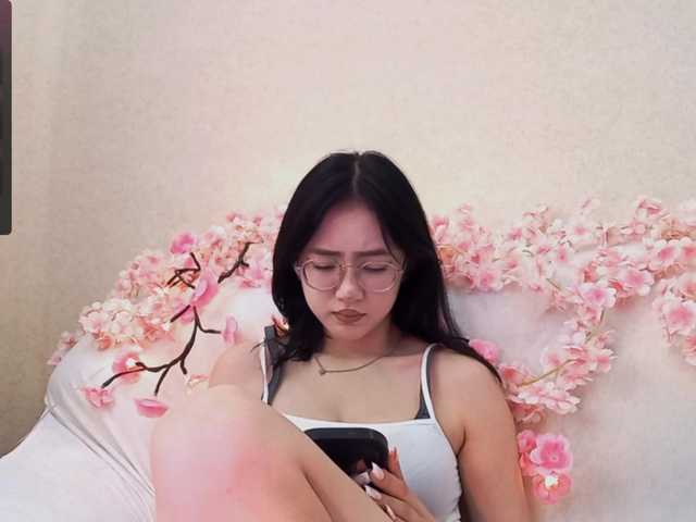 MyrleHenggeler live cam on BongaCams