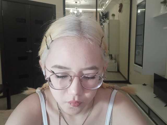 MyrleHenggeler live cam on BongaCams