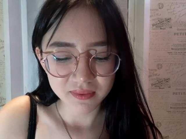 MyrleHenggeler live cam on BongaCams