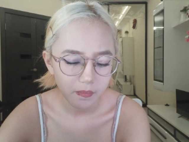 MyrleHenggeler live cam on BongaCams