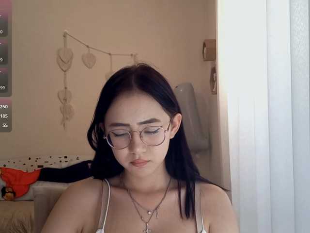 MyrleHenggeler live webcam show