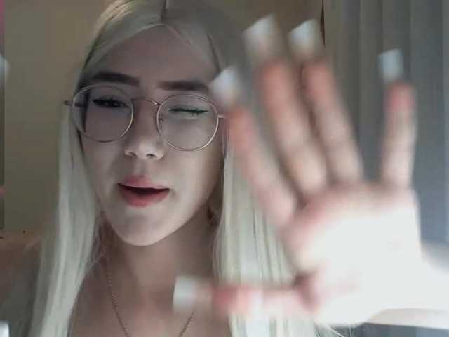 MyrleHenggeler live webcam show