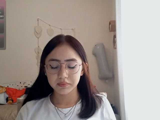 MyrleHenggeler live cam on BongaCams