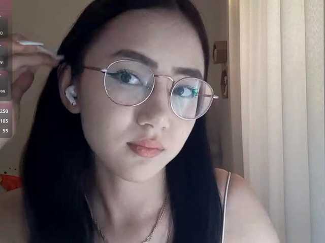 MyrleHenggeler live cam on BongaCams