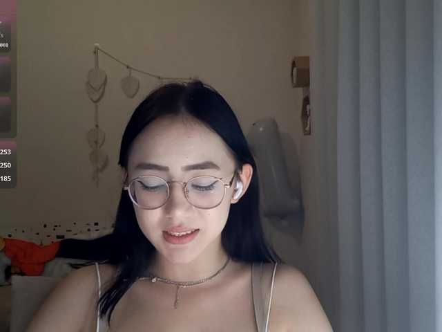 MyrleHenggeler live webcam show