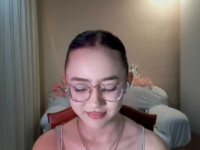 MyrleHenggeler live cam on BongaCams