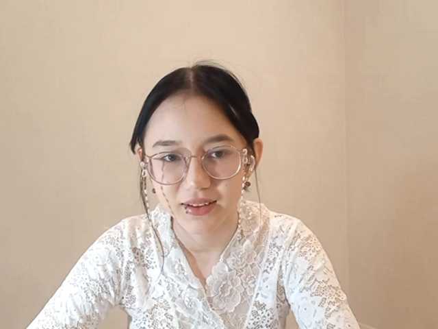 MyrleHenggeler's BongaCams show and profile