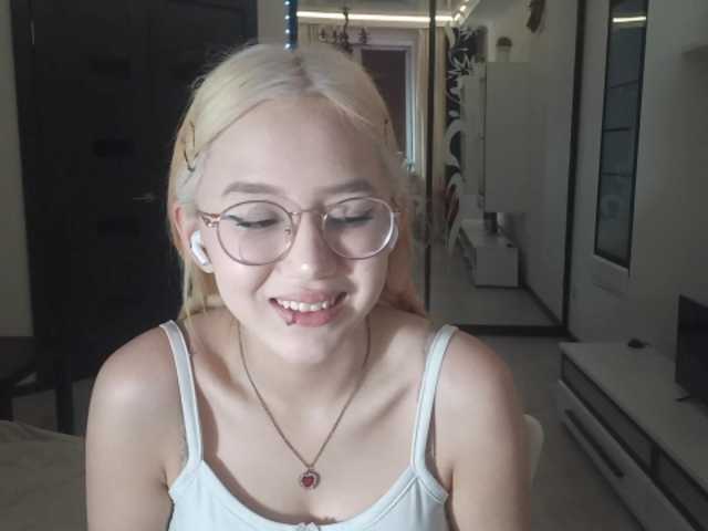 MyrleHenggeler live cam on BongaCams