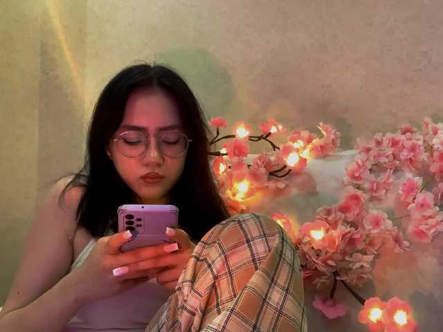 MyrleHenggeler live cam on BongaCams