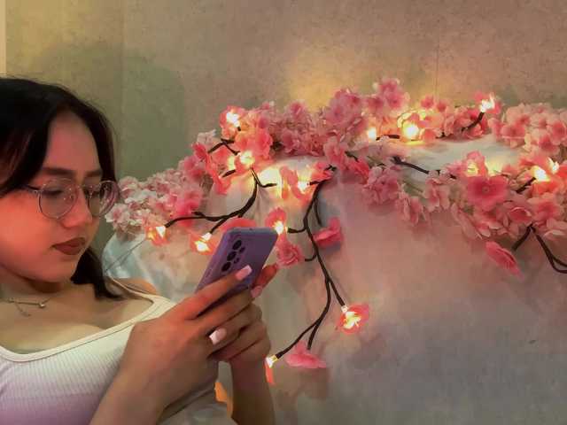 MyrleHenggeler live cam on BongaCams