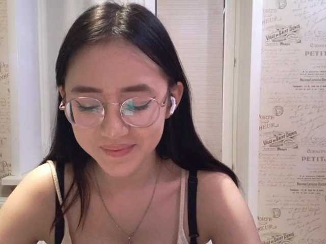 MyrleHenggeler live cam on BongaCams