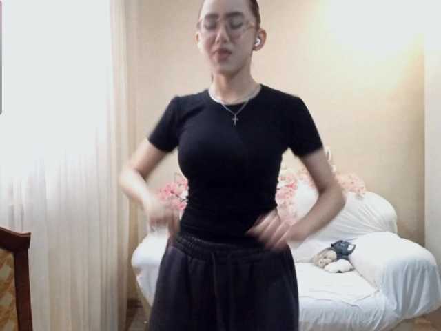 MyrleHenggeler live cam on BongaCams