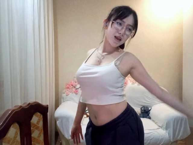 MyrleHenggeler live cam on BongaCams