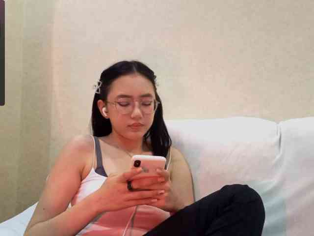 MyrleHenggeler Live Webcam on BongaCams