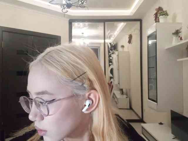 MyrleHenggeler webcam