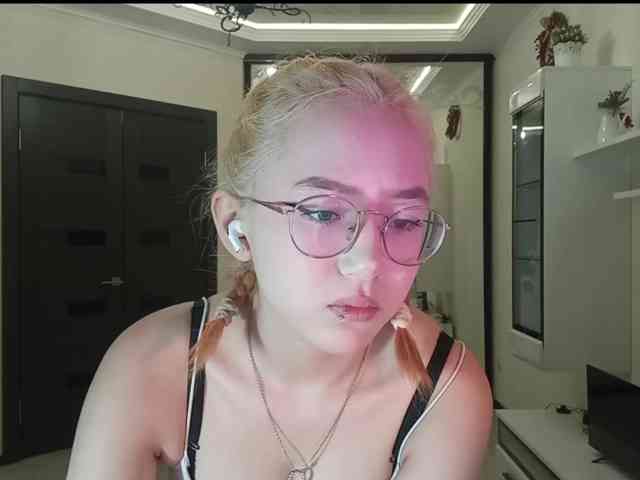 MyrleHenggeler webcam