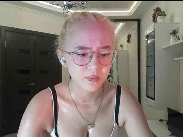 MyrleHenggeler webcam