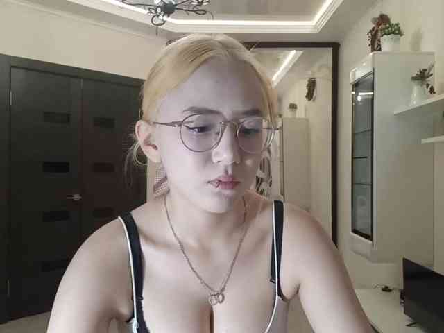 MyrleHenggeler webcam