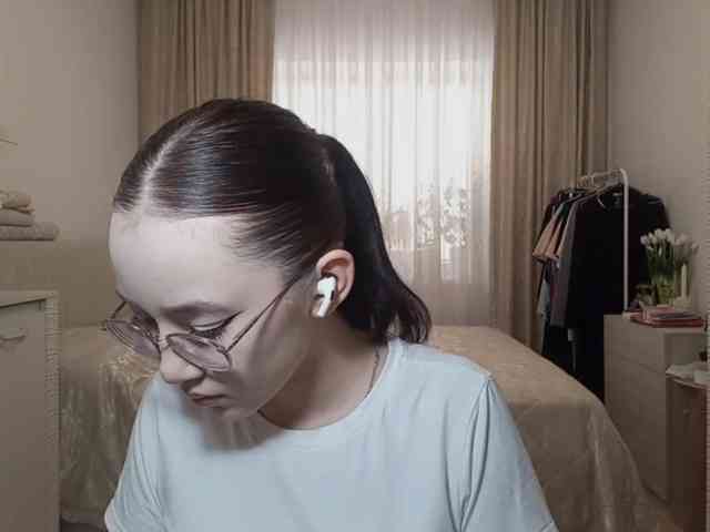 MyrleHenggeler webcam