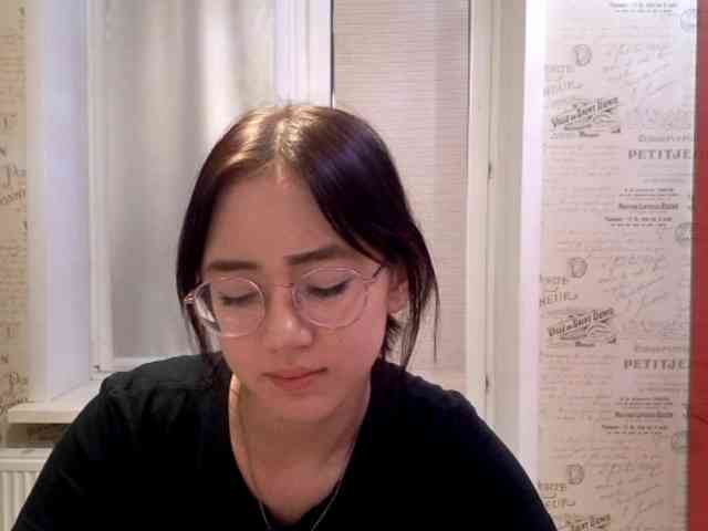 MyrleHenggeler webcam