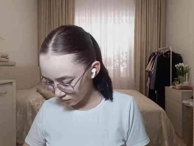 MyrleHenggeler webcam
