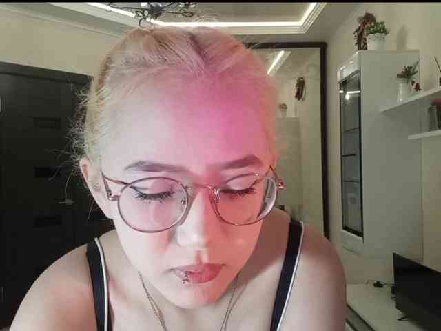 MyrleHenggeler webcam