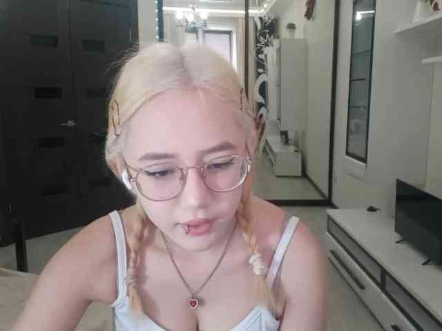 MyrleHenggeler webcam