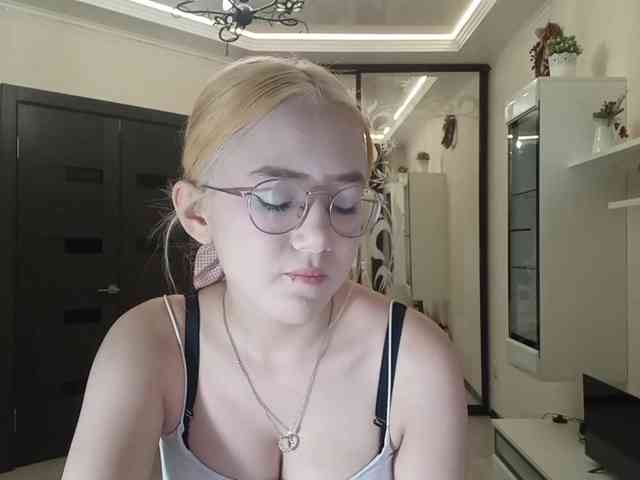 MyrleHenggeler webcam