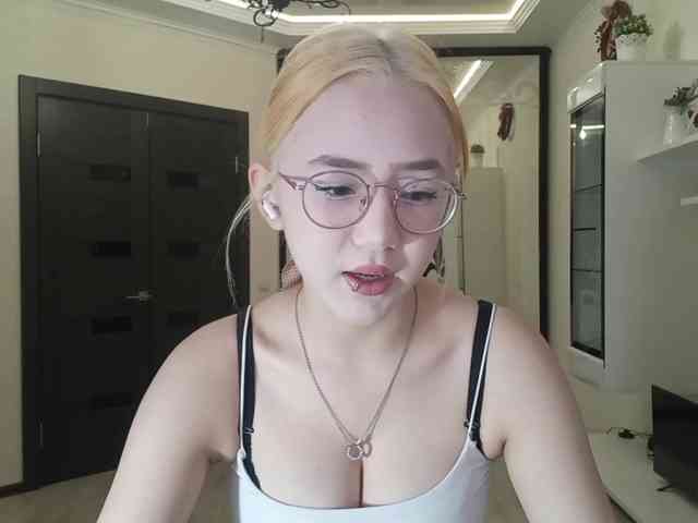 MyrleHenggeler webcam