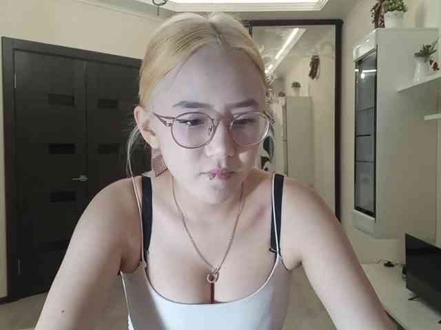 MyrleHenggeler webcam