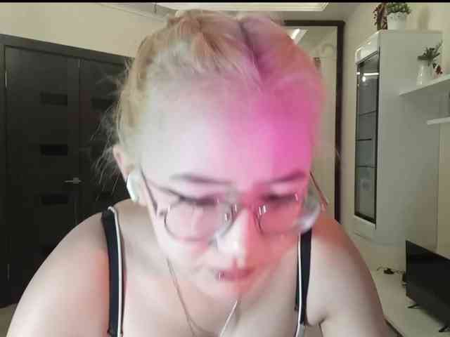 MyrleHenggeler webcam