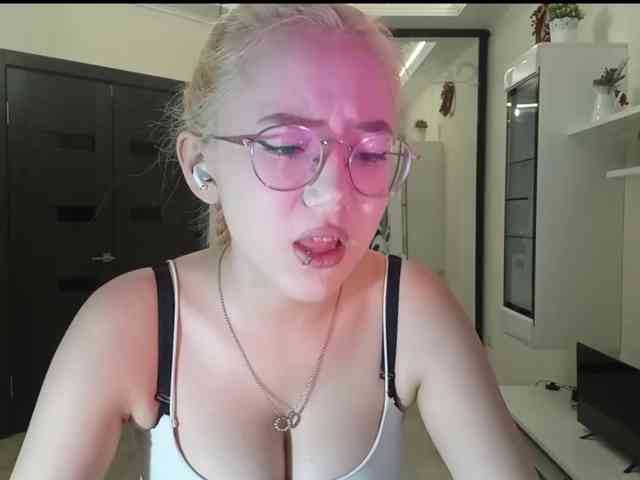 MyrleHenggeler webcam