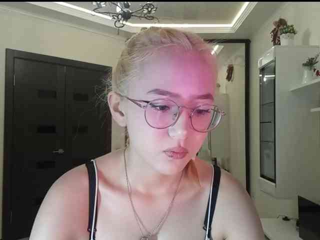 MyrleHenggeler webcam