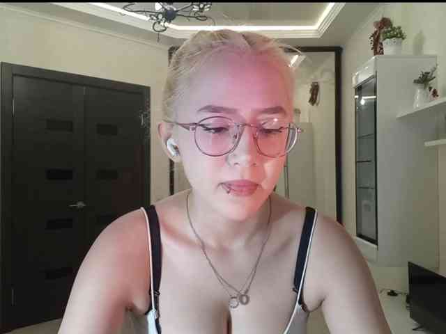MyrleHenggeler webcam