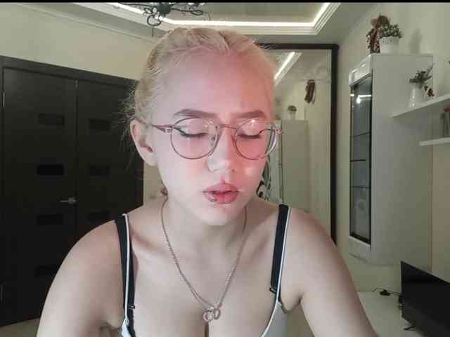 MyrleHenggeler webcam