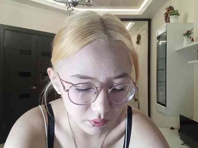 MyrleHenggeler webcam
