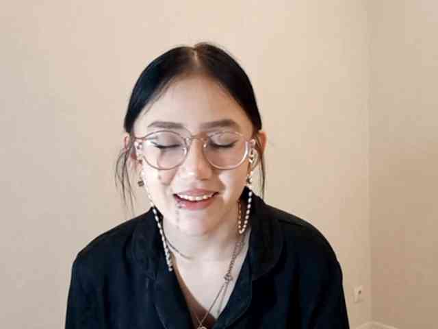 MyrleHenggeler webcam