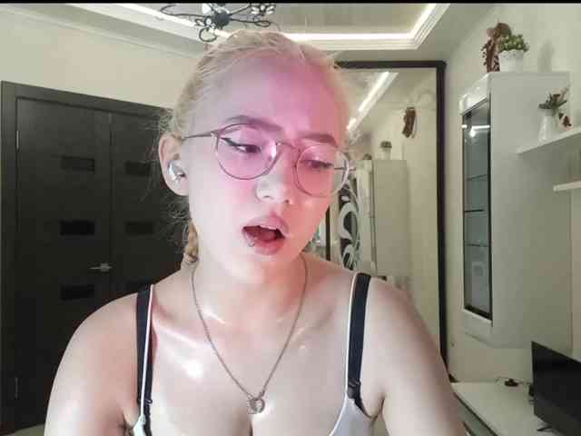 MyrleHenggeler webcam