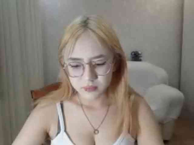 MyrleHenggeler webcam