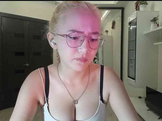 MyrleHenggeler webcam