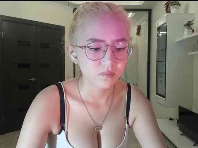 MyrleHenggeler webcam