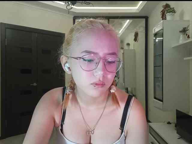 MyrleHenggeler webcam