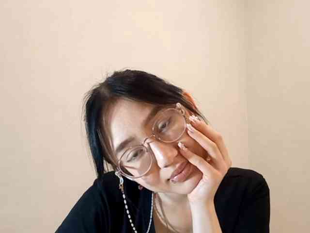 MyrleHenggeler webcam