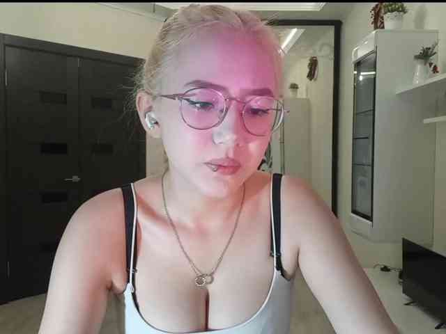 MyrleHenggeler webcam