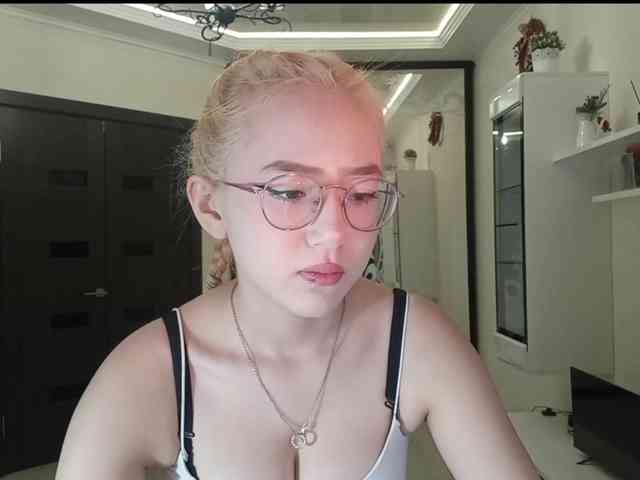 MyrleHenggeler webcam
