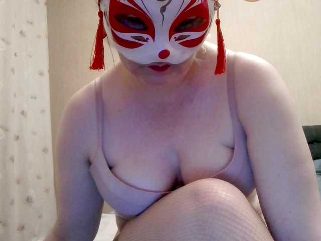 Tamilla45 live webcam show