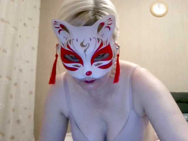 Tamilla45 live cam on BongaCams