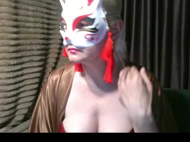 Tamilla45 live cam on BongaCams
