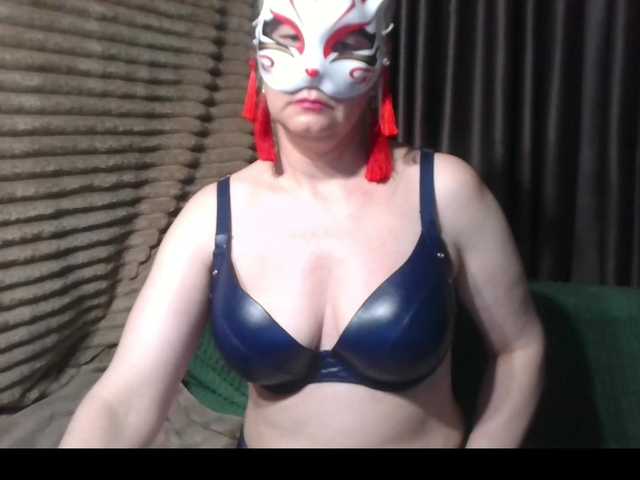 Tamilla45 live cam on BongaCams